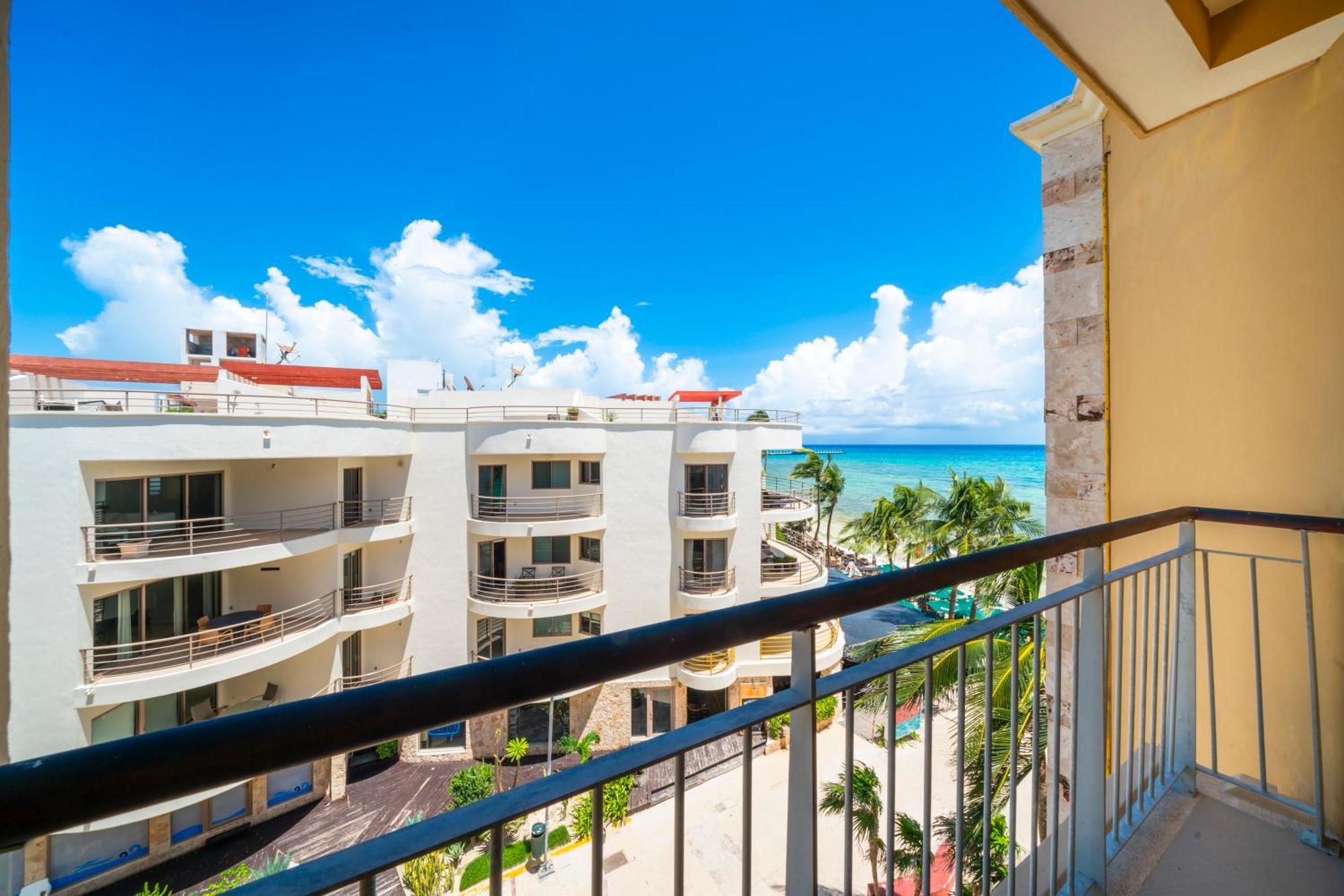 Beachfront 1 Bedroom Condo - El Faro, Surf 407 بلايا ديل كارمن المظهر الخارجي الصورة